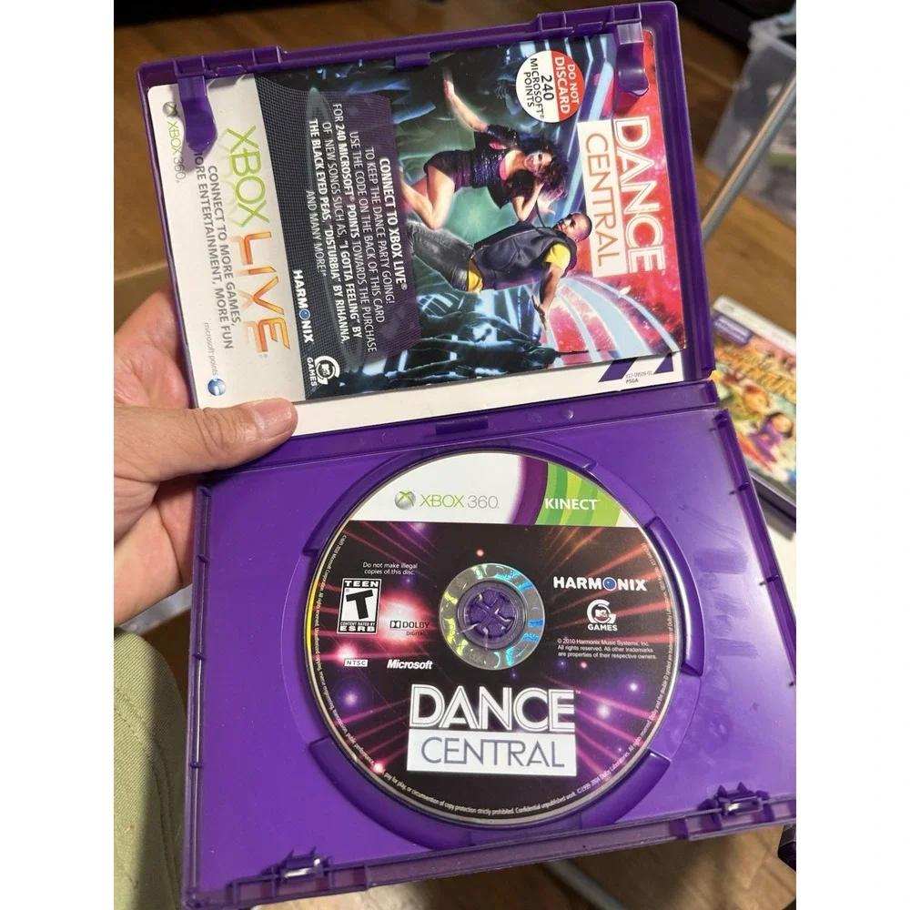 Lot Of 4 360 Kinect Games , Kinect Adventures, Dance Central, Kinect Sports ,etc